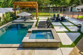 Cloud 9 Pool Hot tub Fire pit Sleeps 18